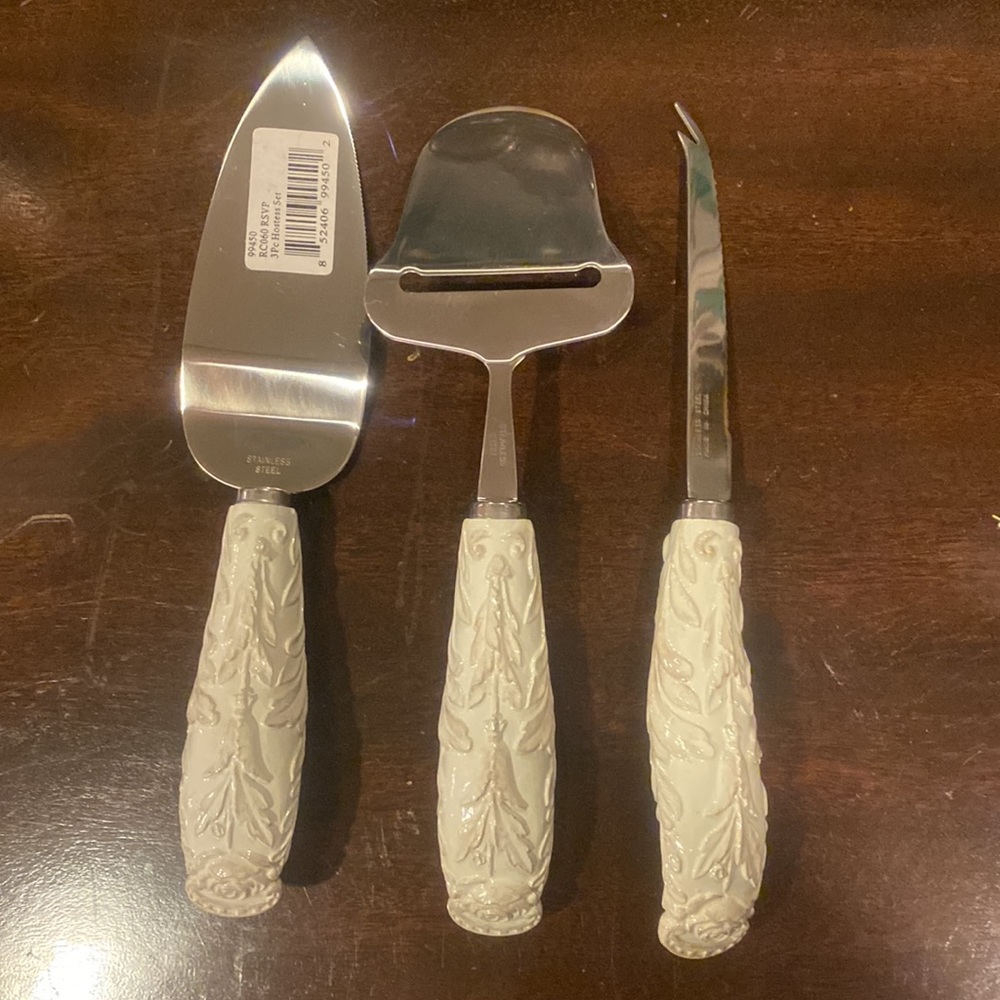 Hostess Set - Picture 2 of 3